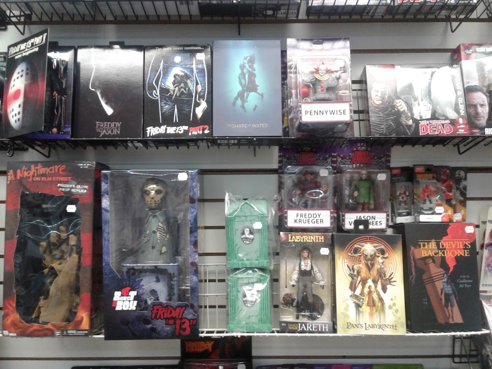 Graham Crackers Comics DeKalb, tienda de TCG en DeKalb