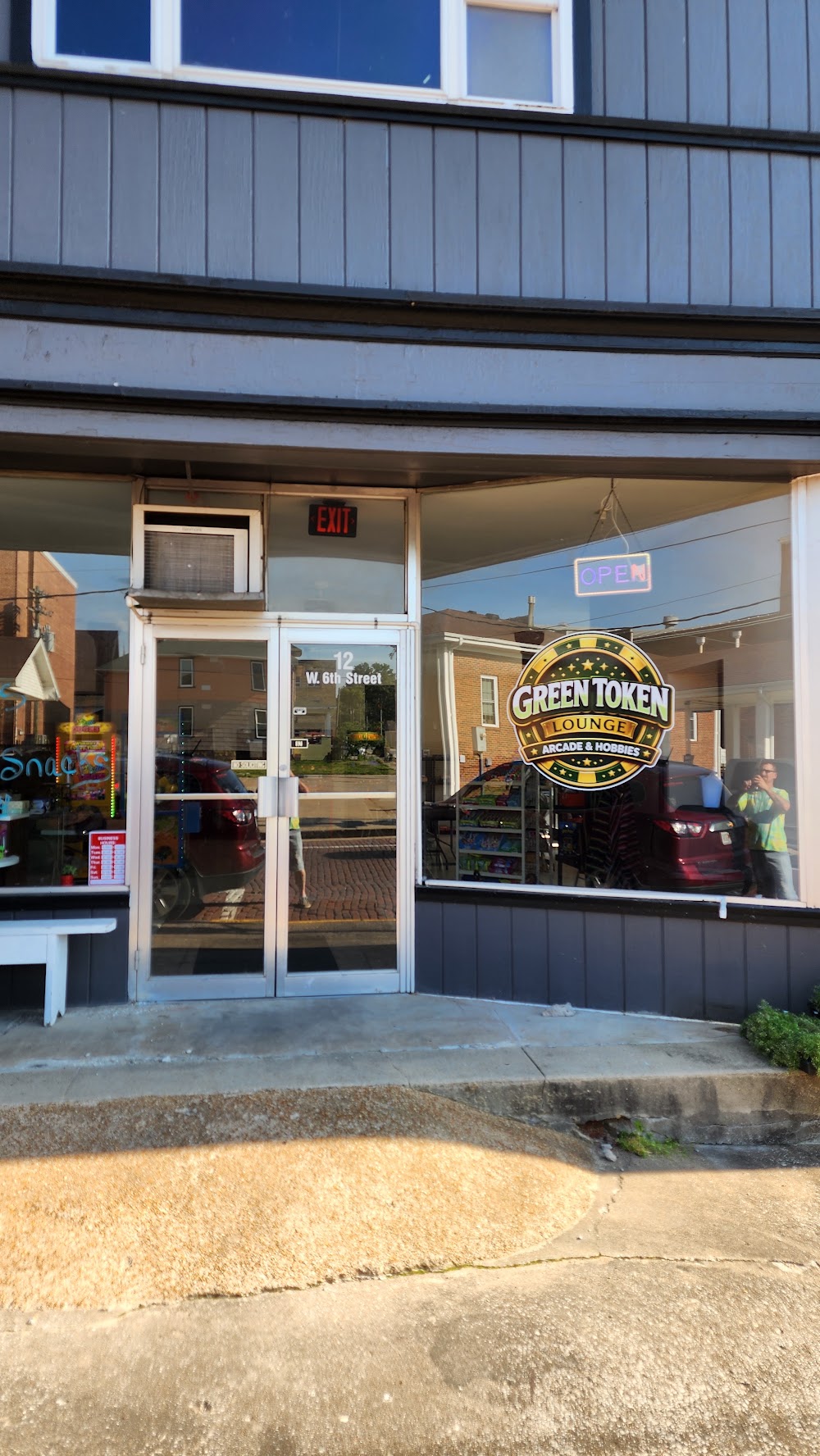 Green Token Lounge, tienda de TCG en Fulton
