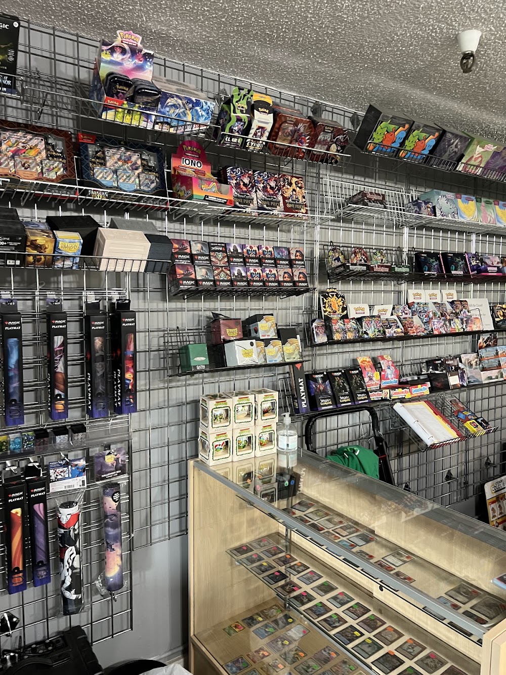 Harvey Doss Comics and Collectibles, tienda de TCG en Rohnert Park
