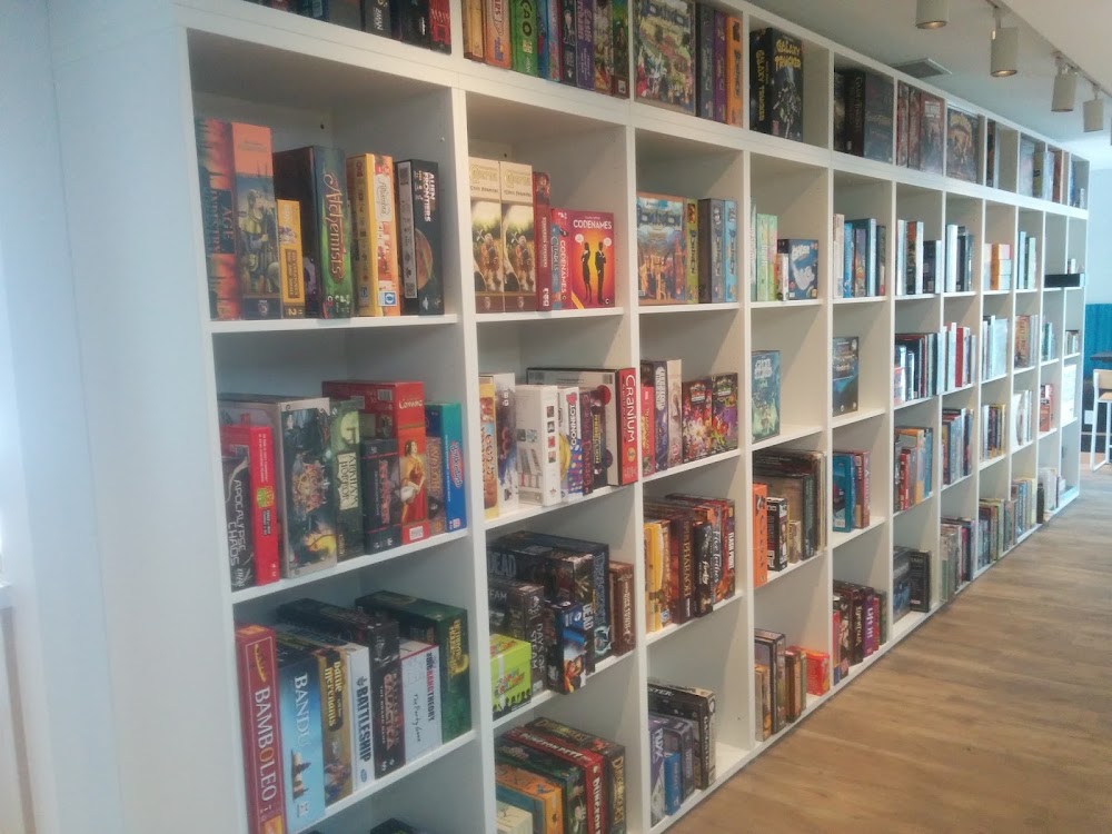 Hexagon Cafe, tienda de TCG en Calgary