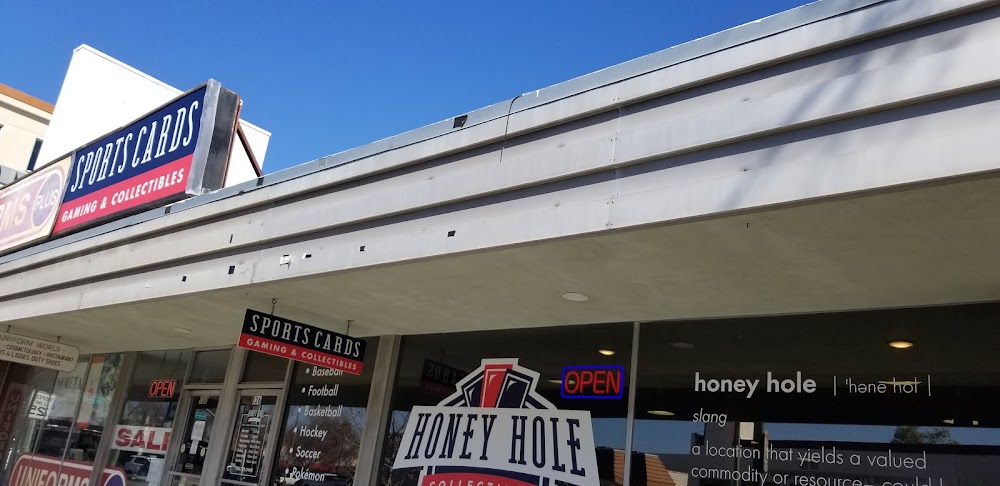 Honey Hole Collectibles, tienda de TCG en Escondido
