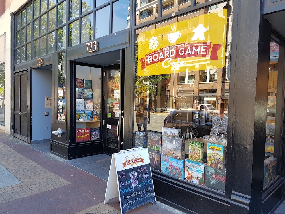 Interactivity Board Game Cafe, tienda de TCG en Victoria