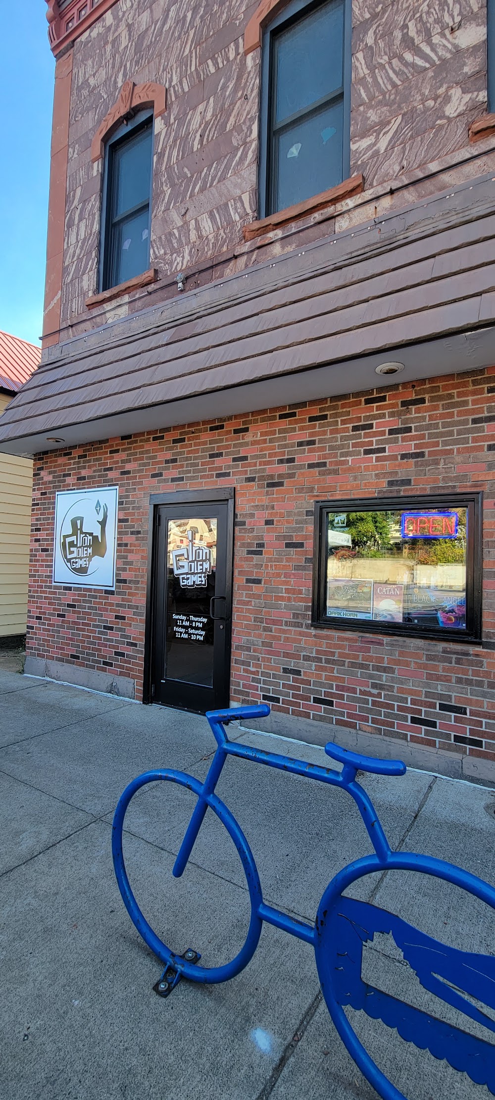 Iron Golem Games, tienda de TCG en Marquette
