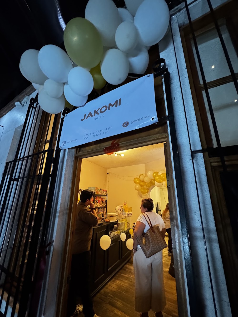 Jakomi TCG Café