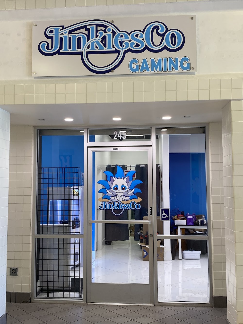 JinkiesCo Gaming, tienda de TCG en Escondido