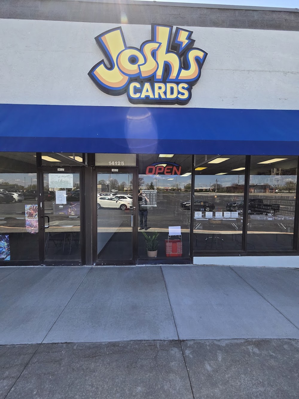 Josh's Cards N More, tienda de TCG en Independence