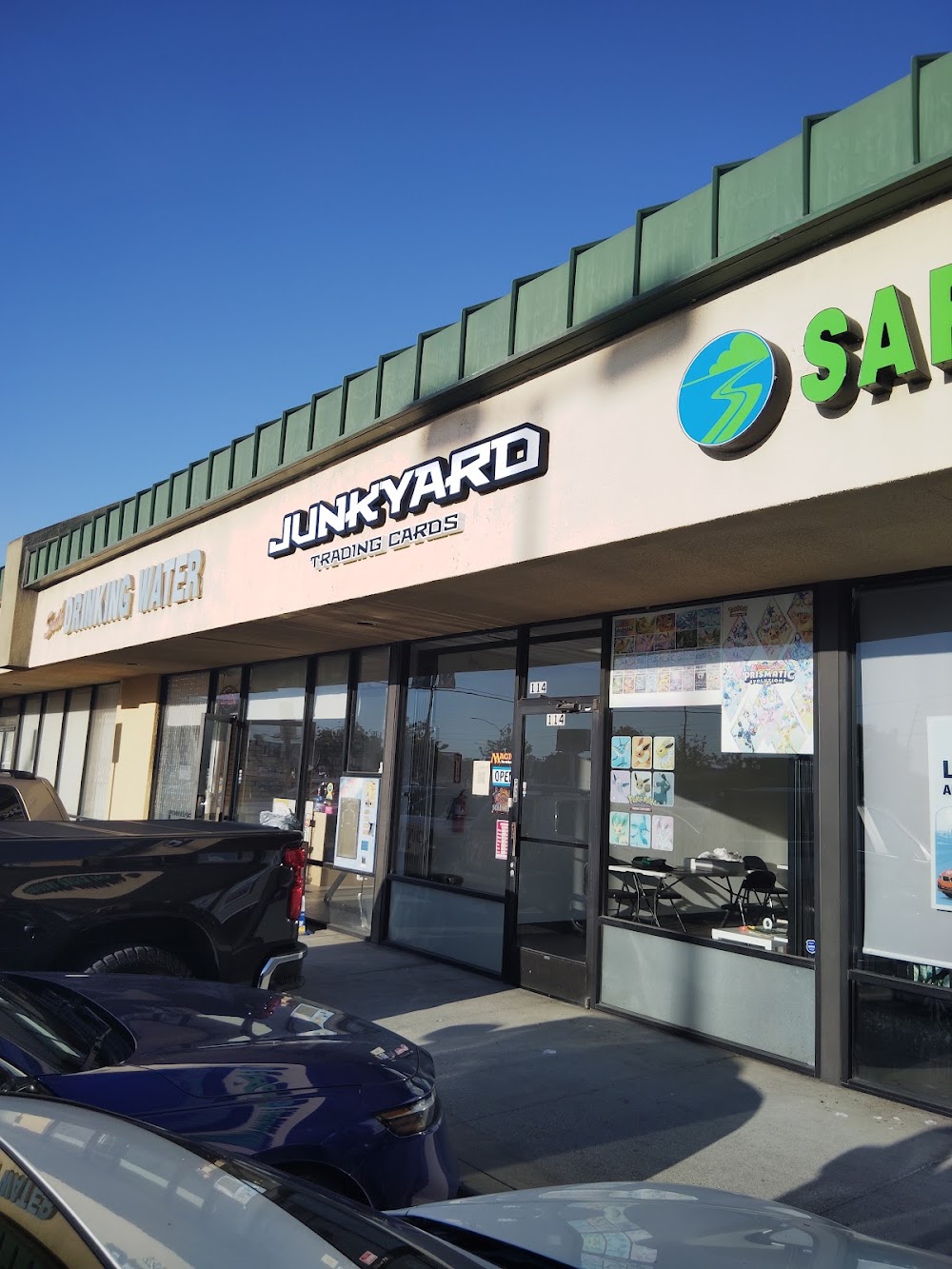 Junkyard Cards, tienda de TCG en Long Beach