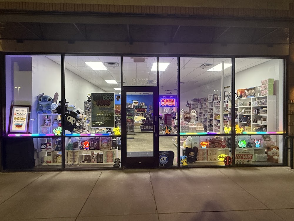 KevBox Toys and Collectibles, tienda de TCG en Euless