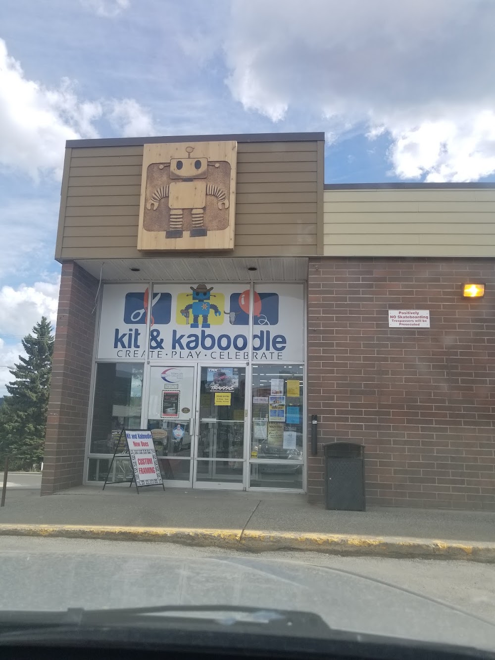 Kit and Kaboodle, tienda de TCG en Williams Lake