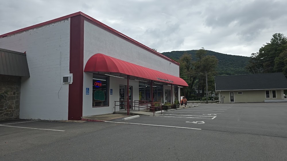 Kitchen Table Games & Bistro, a TCG store in West Jefferson