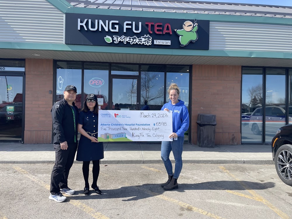 Kung Fu Tea Huntington Hills, tienda de TCG en Calgary