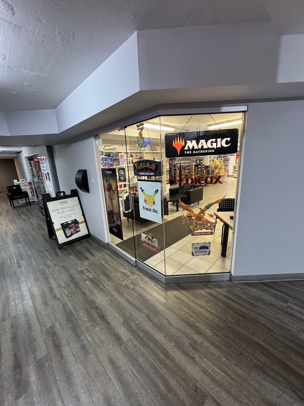 L'ARENE DES DIEUX, tienda de TCG en Québec City