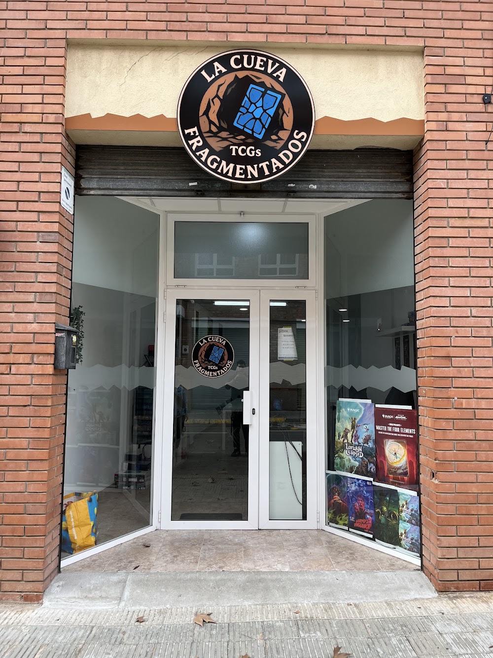 La Cueva TCG's, tienda de TCG en Igualada