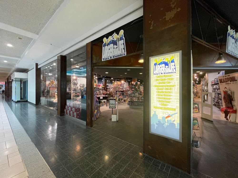 Larger Than Life, tienda de TCG en Syracuse