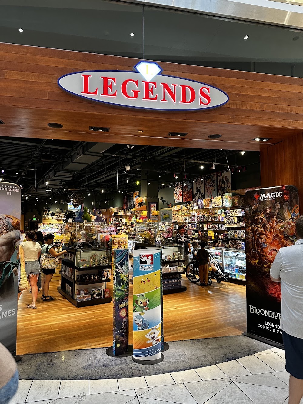 Legends Comics & Games, tienda de TCG en Cupertino