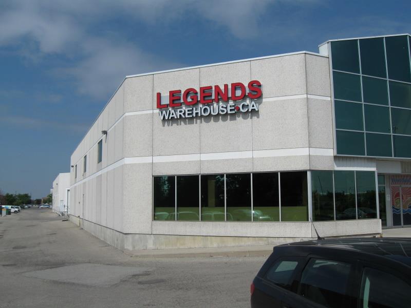 Legends Warehouse, tienda de TCG en Vaughan