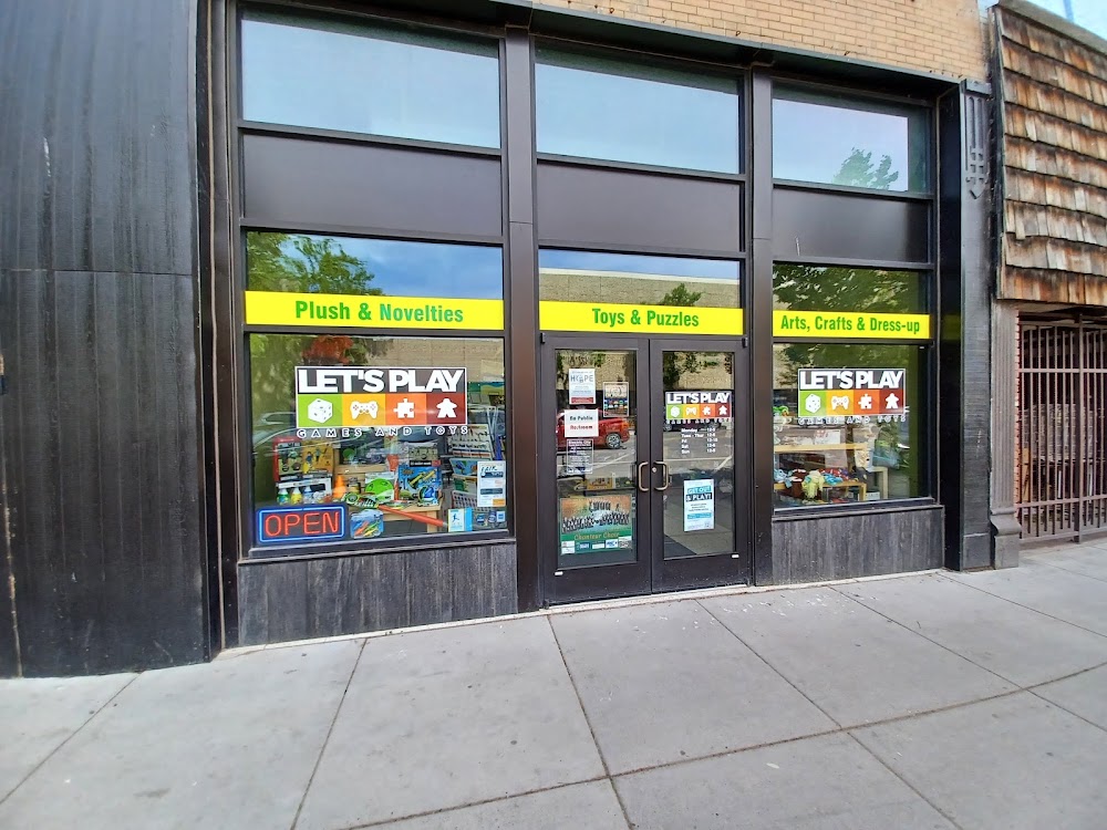 Let's Play games & toys, tienda de TCG en Great Falls