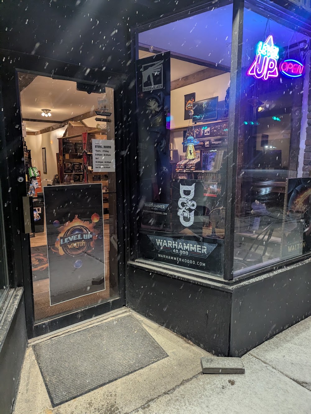 Level UP Walton, tienda de TCG en Walton