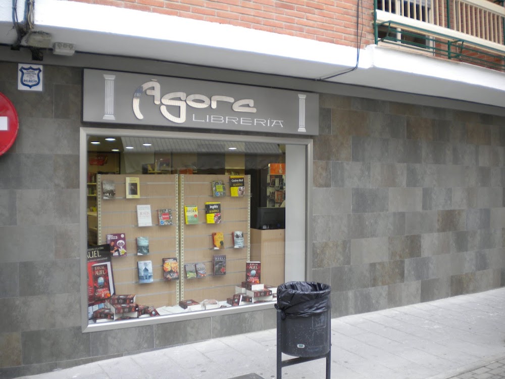 Librería Ágora, tienda de TCG en Albolote