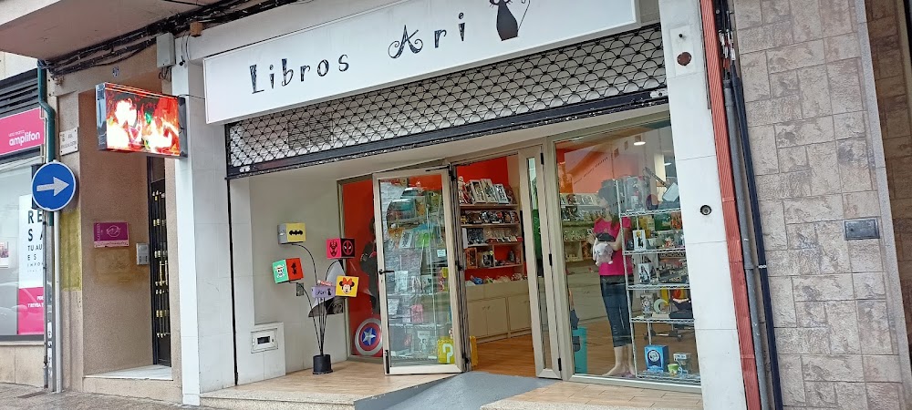 Librería Ari, tienda de TCG en Ribeira