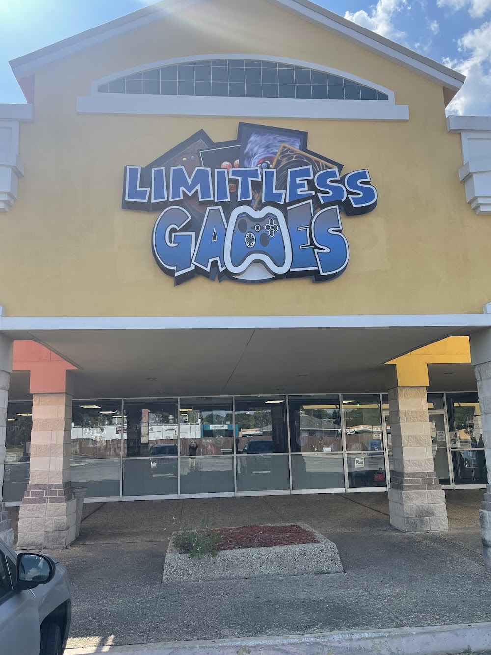 Limitless Games, tienda de TCG en Arlington