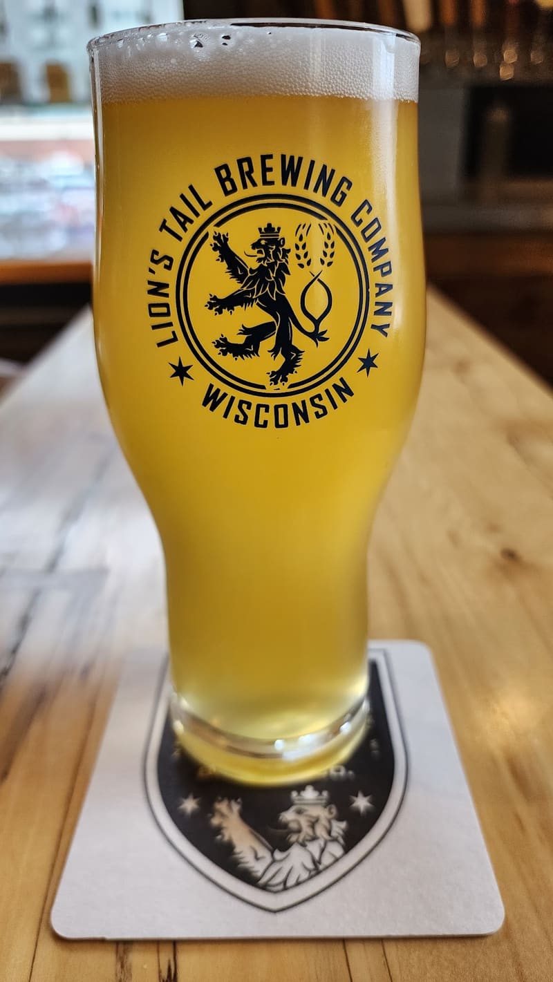 Lion's Tale Brewing Co. - Neenah, tienda de TCG en Neenah