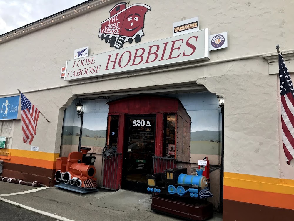 Loose Caboose Hobbies, tienda de TCG en Napa
