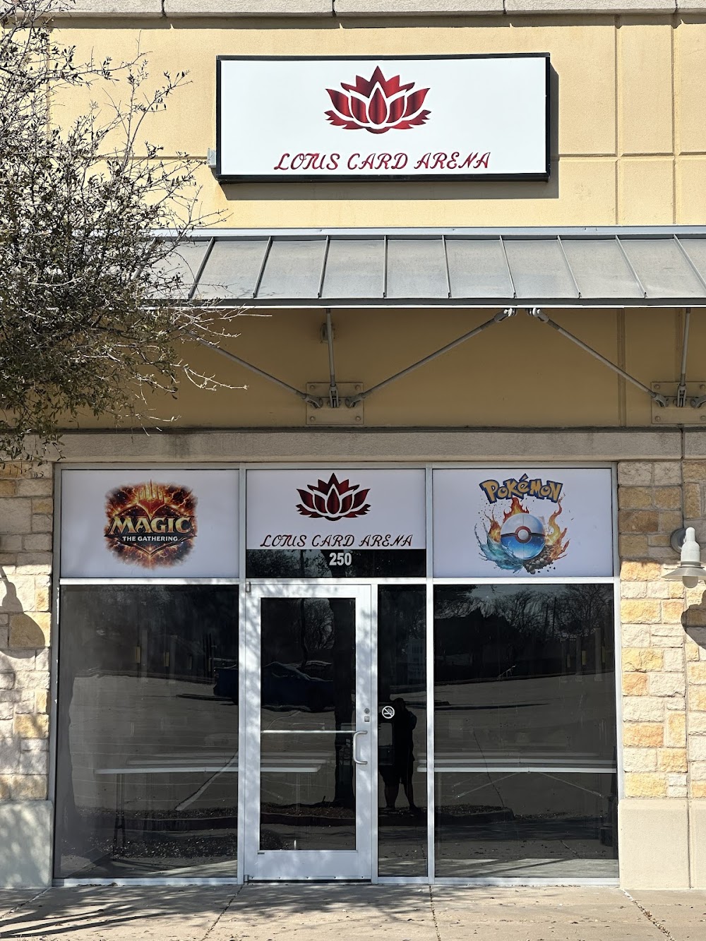 Lotus Card Arena, tienda de TCG en Cedar Hill