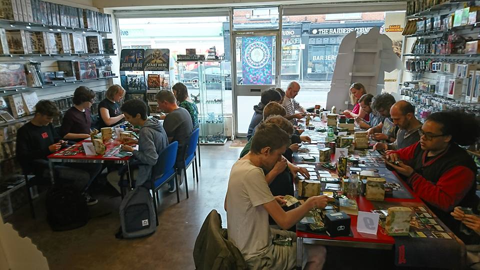 Lvl Up Gaming, tienda de TCG en Bournemouth