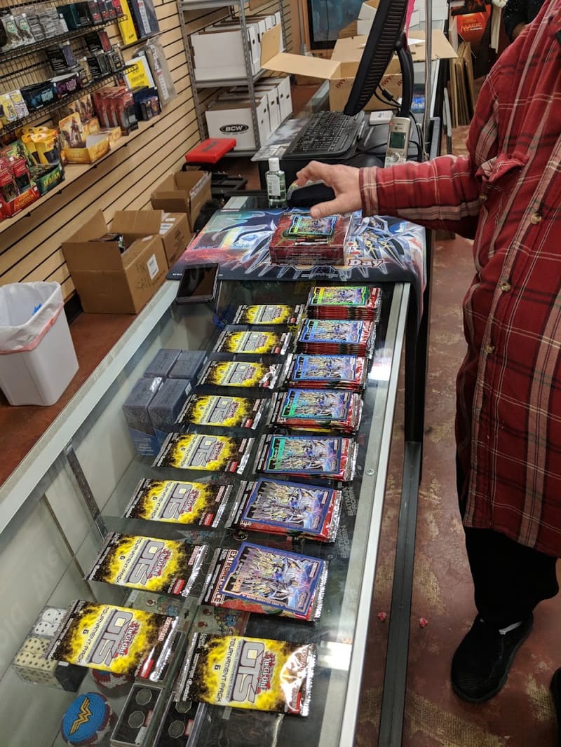 Lyons Den: Vidor, tienda de TCG en Vidor