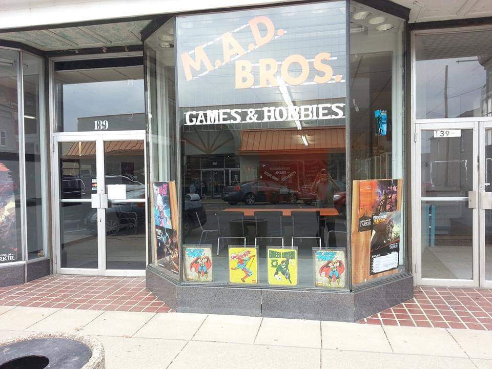 M.A.D. Bros, tienda de TCG en New Philadelphia