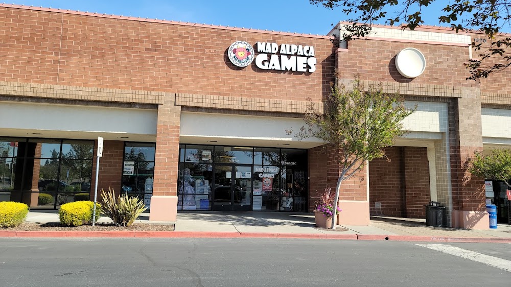 Mad Alpaca Games, tienda de TCG en Fairfield
