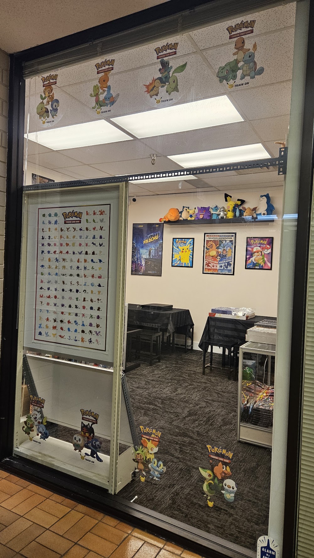 MANIAC CARDS & COLLECTIBLES, tienda de TCG en North Vancouver