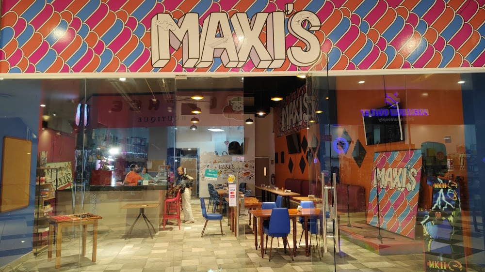 MAXI'S
