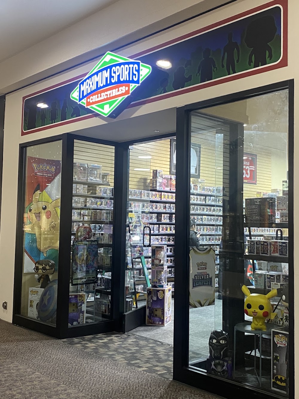 Maximum Sports, tienda de TCG en Modesto