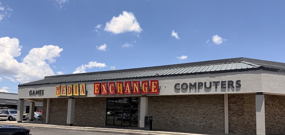 Media Exchange, tienda de TCG en El Paso