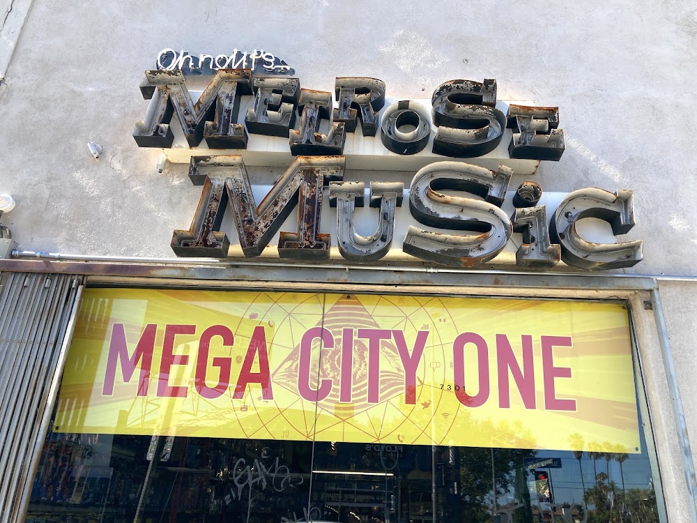 Mega City One, tienda de TCG en Los Angeles