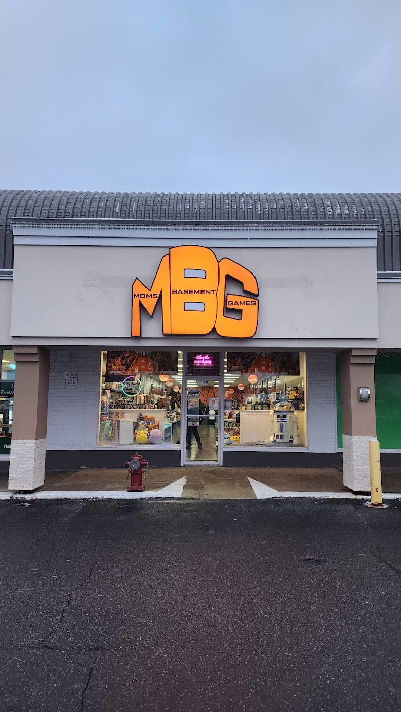 Mom's Basement Games, tienda de TCG en Howell