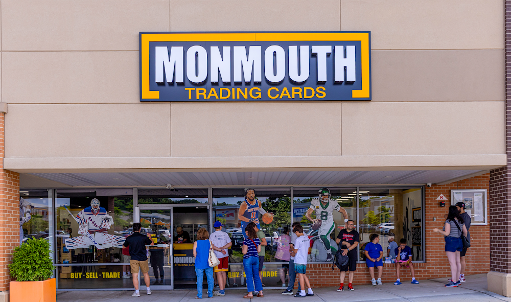 Monmouth Cards, tienda de TCG en Oakhurst