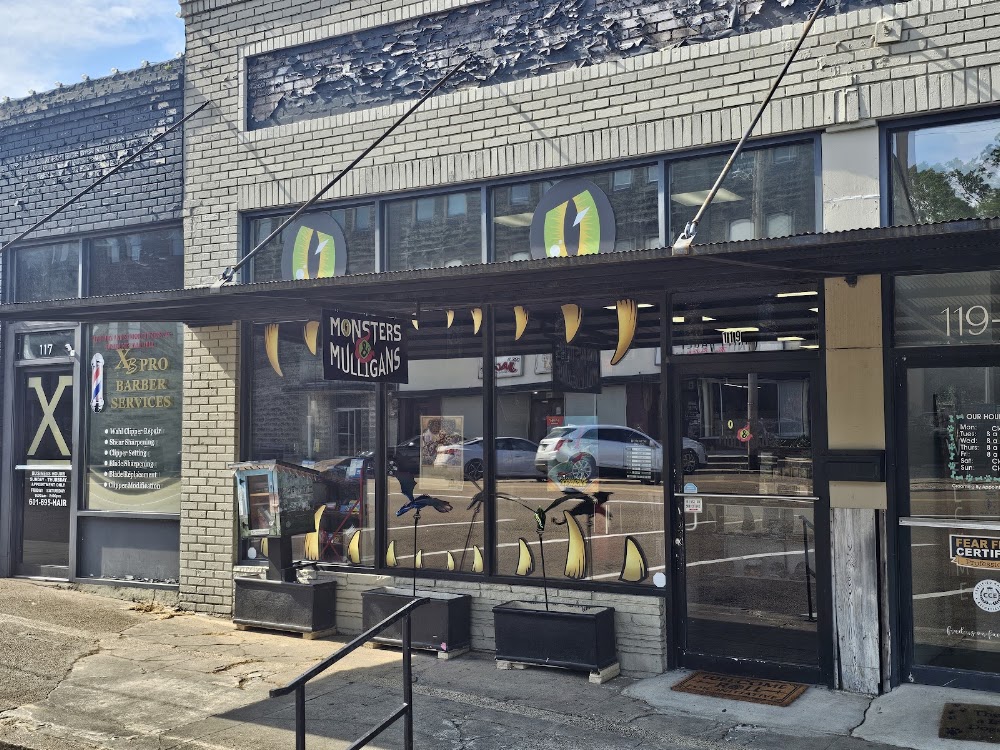 Monsters & Mulligans, tienda de TCG en Brookhaven