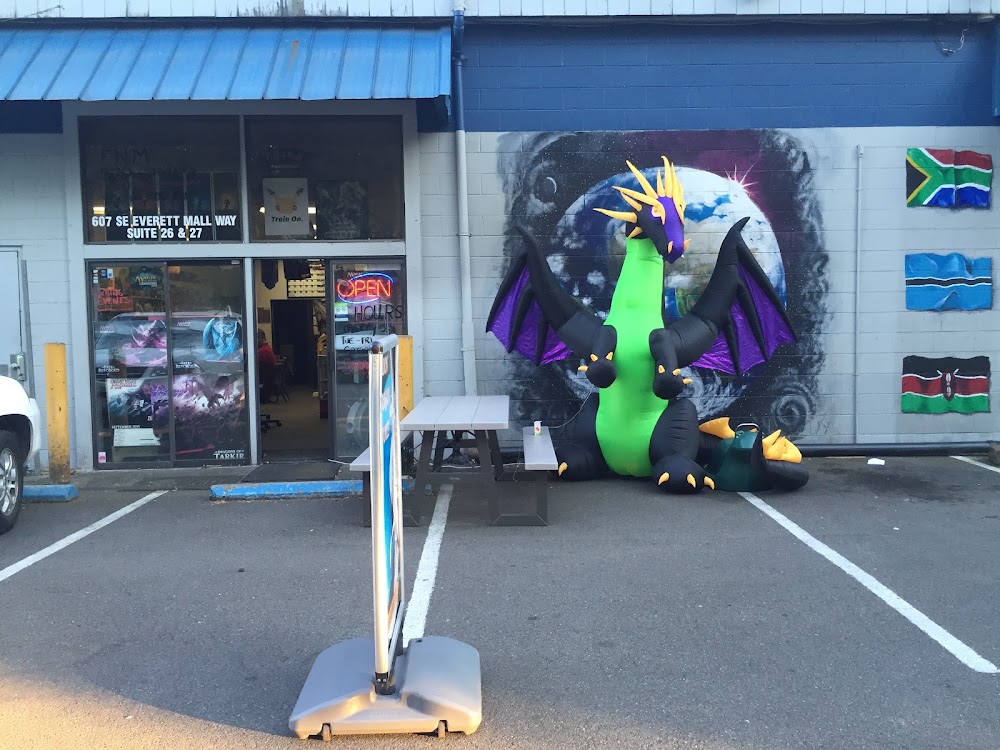 Moon Dragon Games, tienda de TCG en Everett