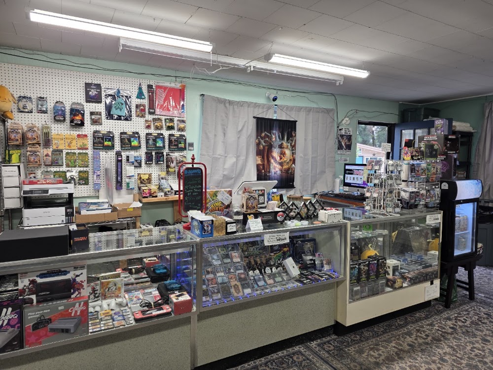 Moon House: Coffee, Games, & Grub, tienda de TCG en Weaverville