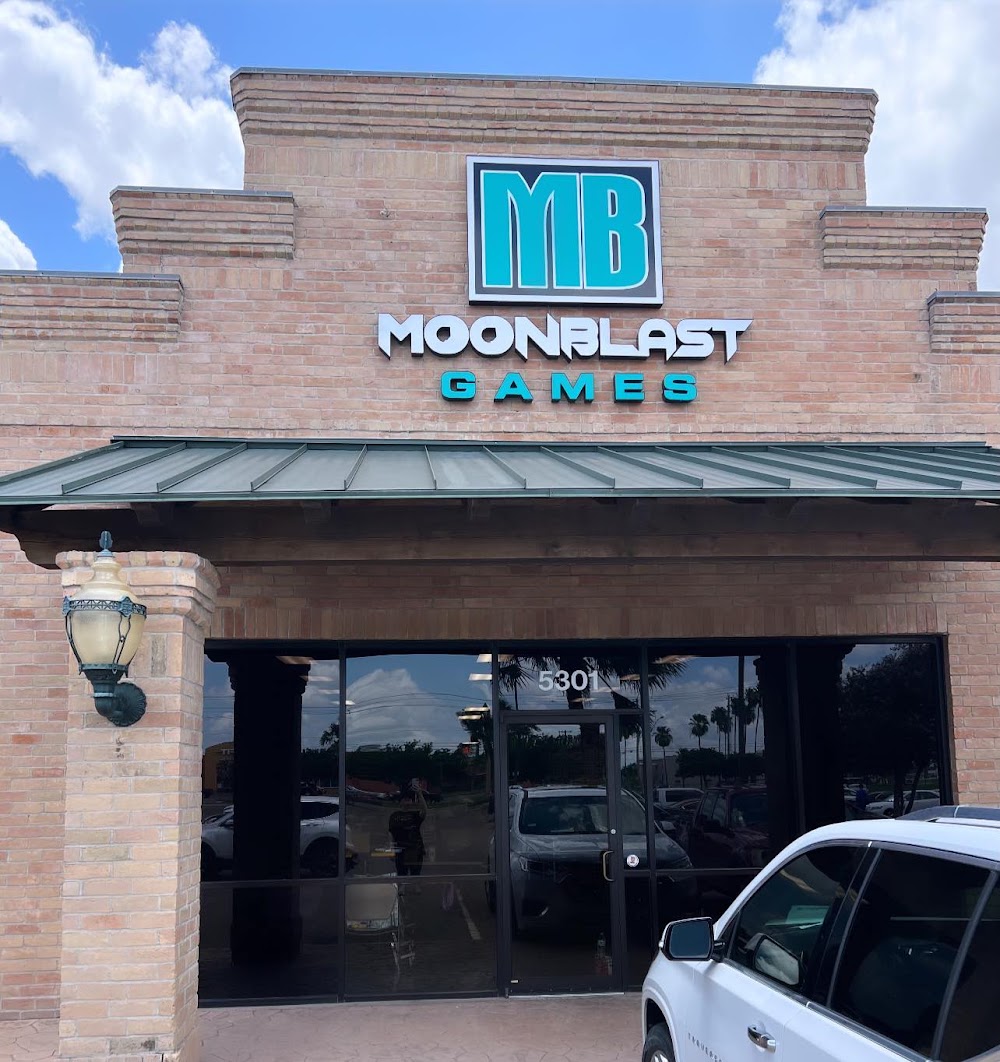 Moonblast Games, tienda de TCG en McAllen