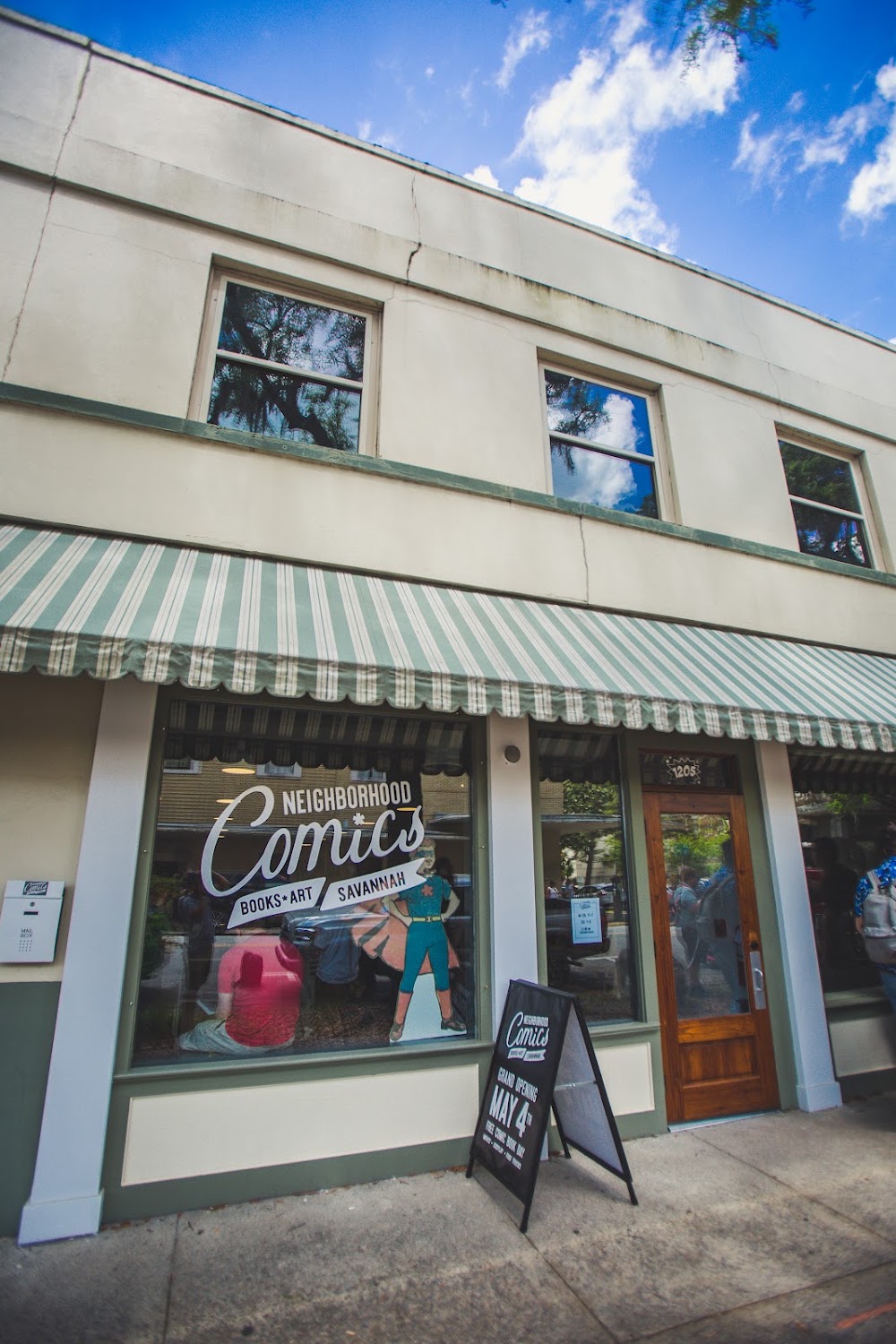 Neighborhood Comics, tienda de TCG en Savannah