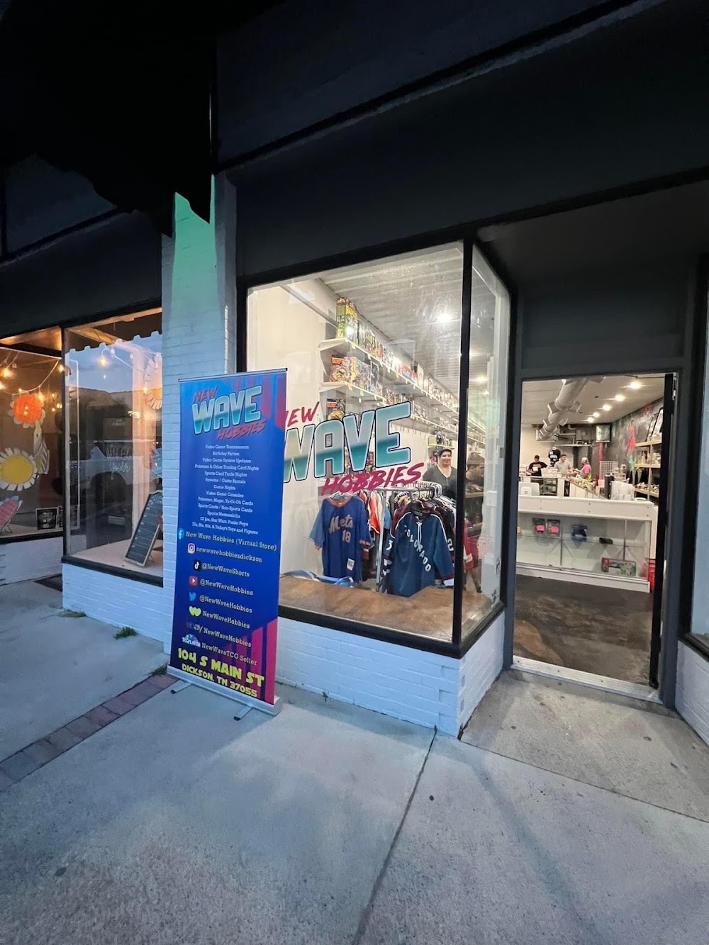 New Wave Hobbies, tienda de TCG en Dickson
