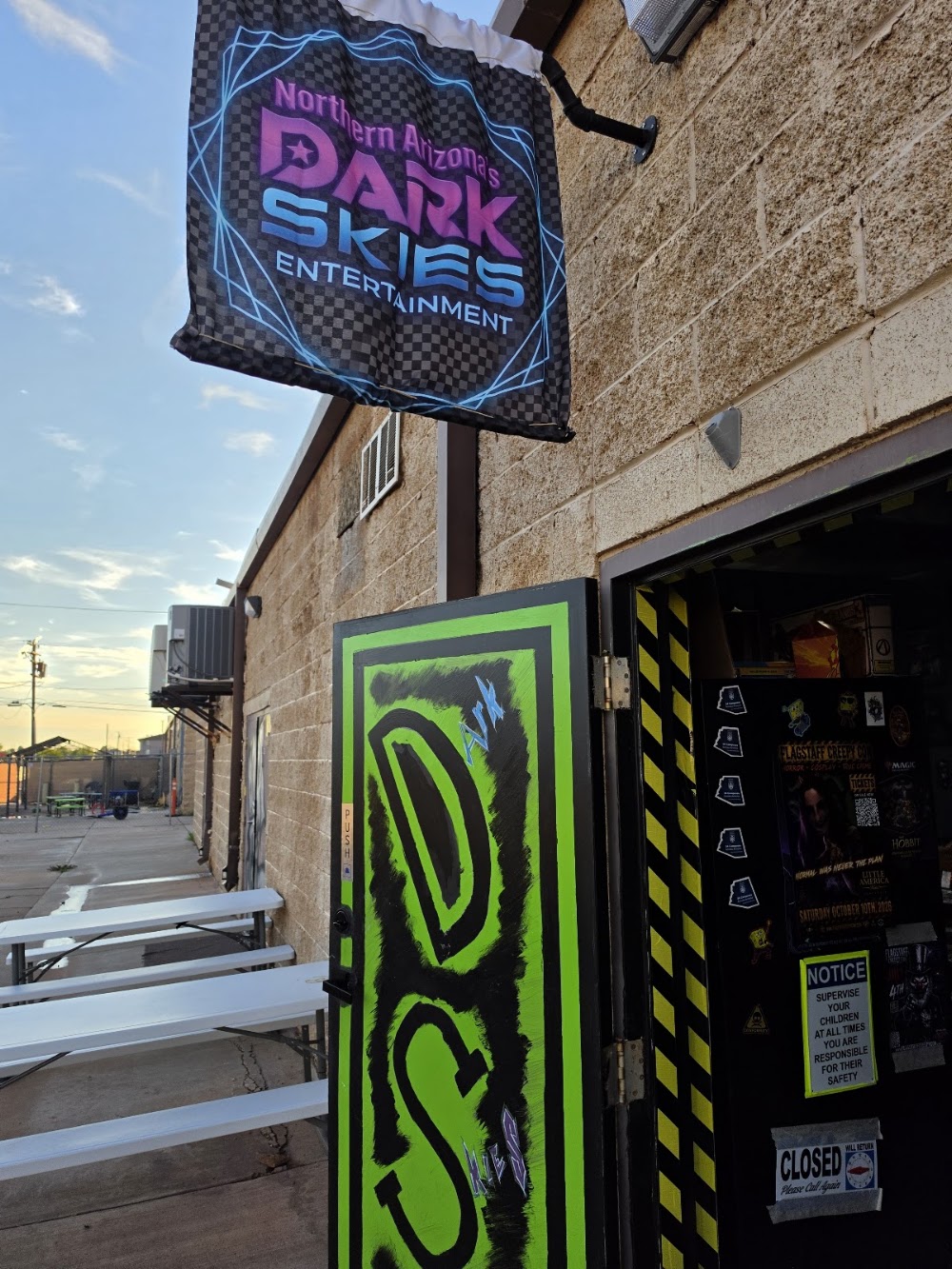 Northern Arizonas Dark Skies Entertainment LLC, tienda de TCG en Winslow