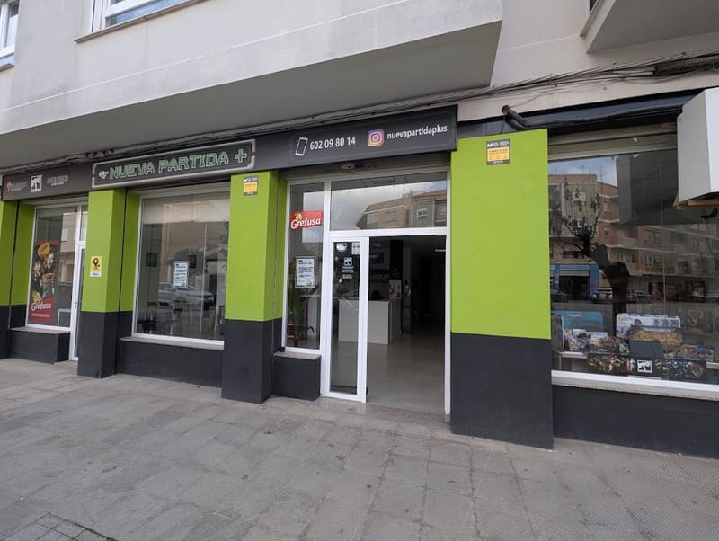 Nueva Partida Plus, a TCG store in Requena