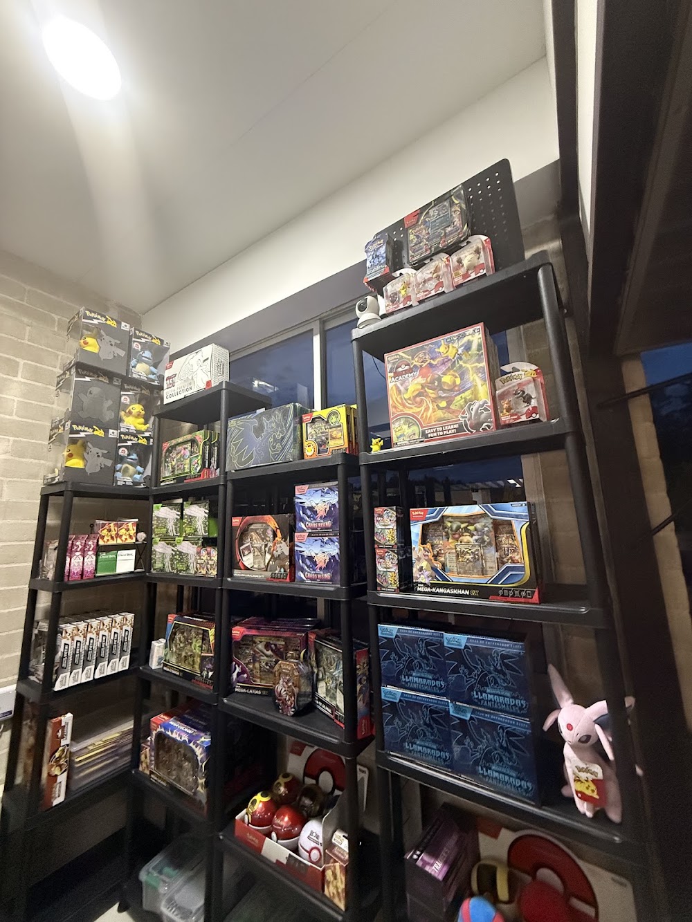Oriente TCG, a TCG store in Colombia