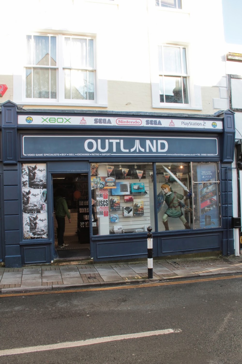 Outland Video Games, tienda de TCG en Ryde