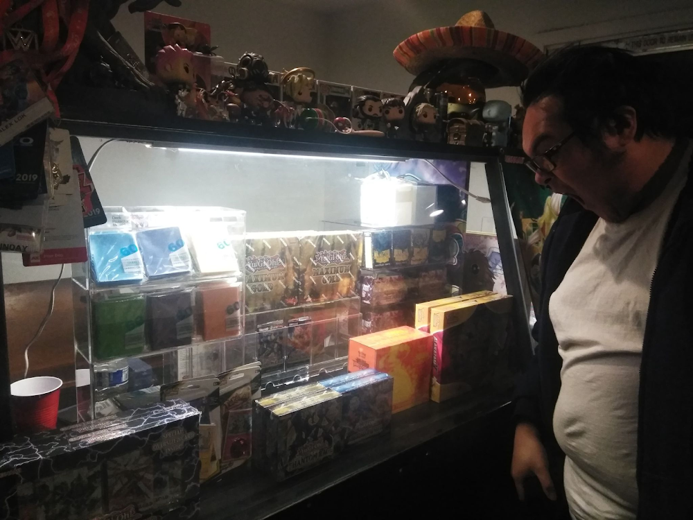 P-LAY Cards and Games, tienda de TCG en Long Beach